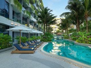 Layan Beach - La Green Hotel & Residence